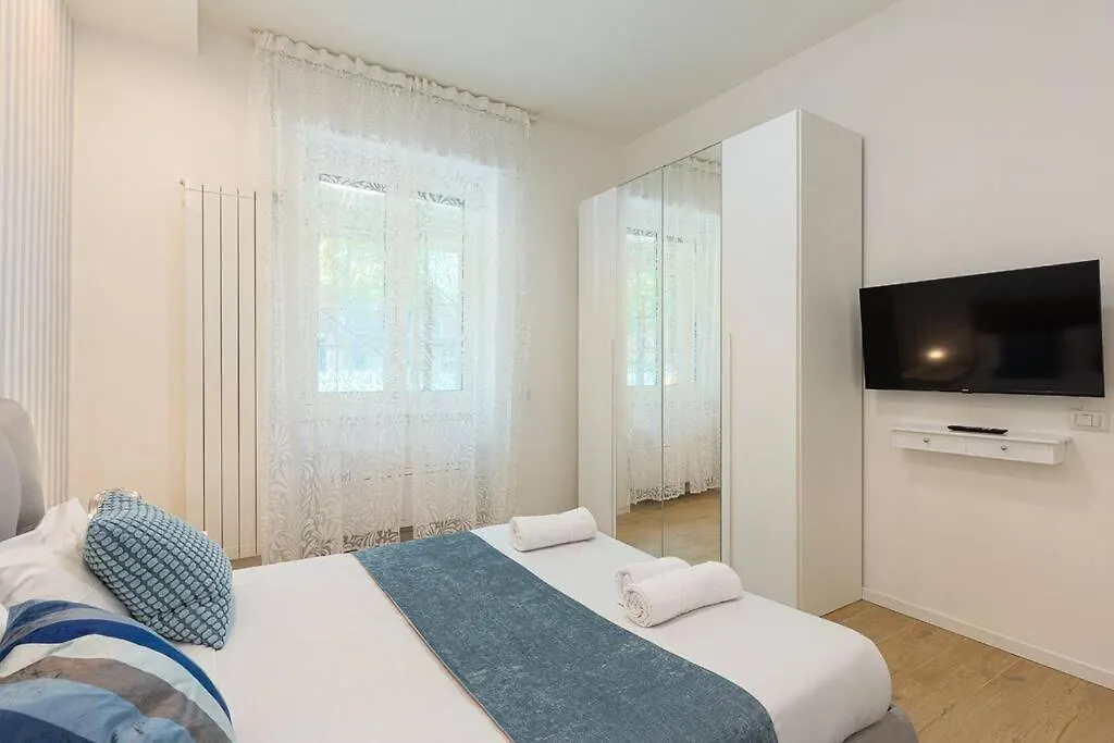 Apartment La Isla Home Milan Italy