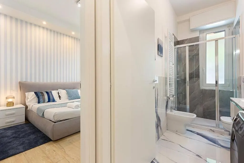 La Isla Home Milan 0*,  Italy